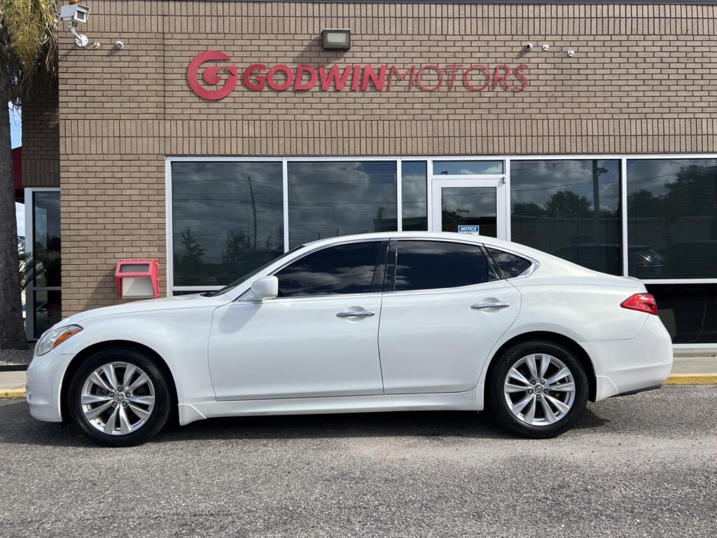 2011 INFINITI M37
