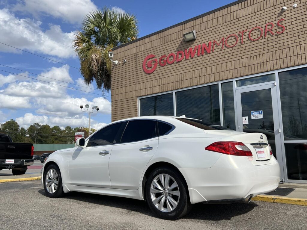2011 INFINITI M37